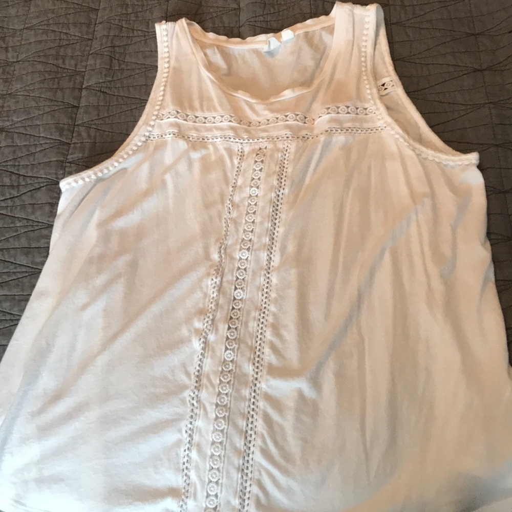 White gap tank